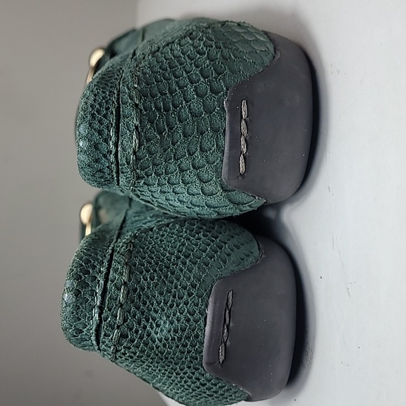 Anne Klein Aknoris green snake print leather loafers size 6M - Picture 4 of 8
